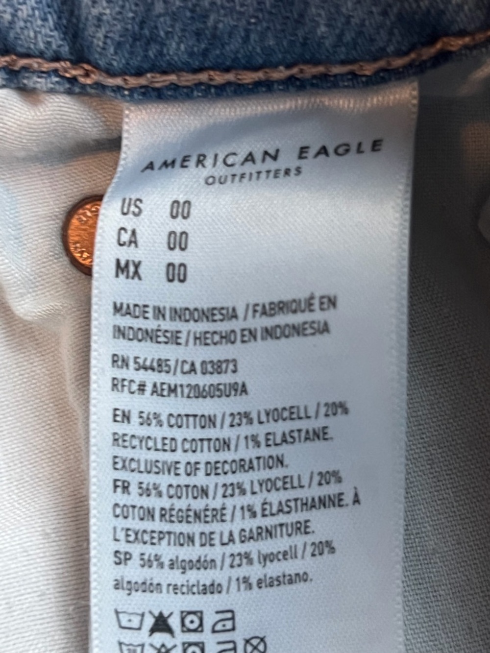 American Eagle Light Blue Distressed Denim Women’s Shorts - Picture 3 of 3